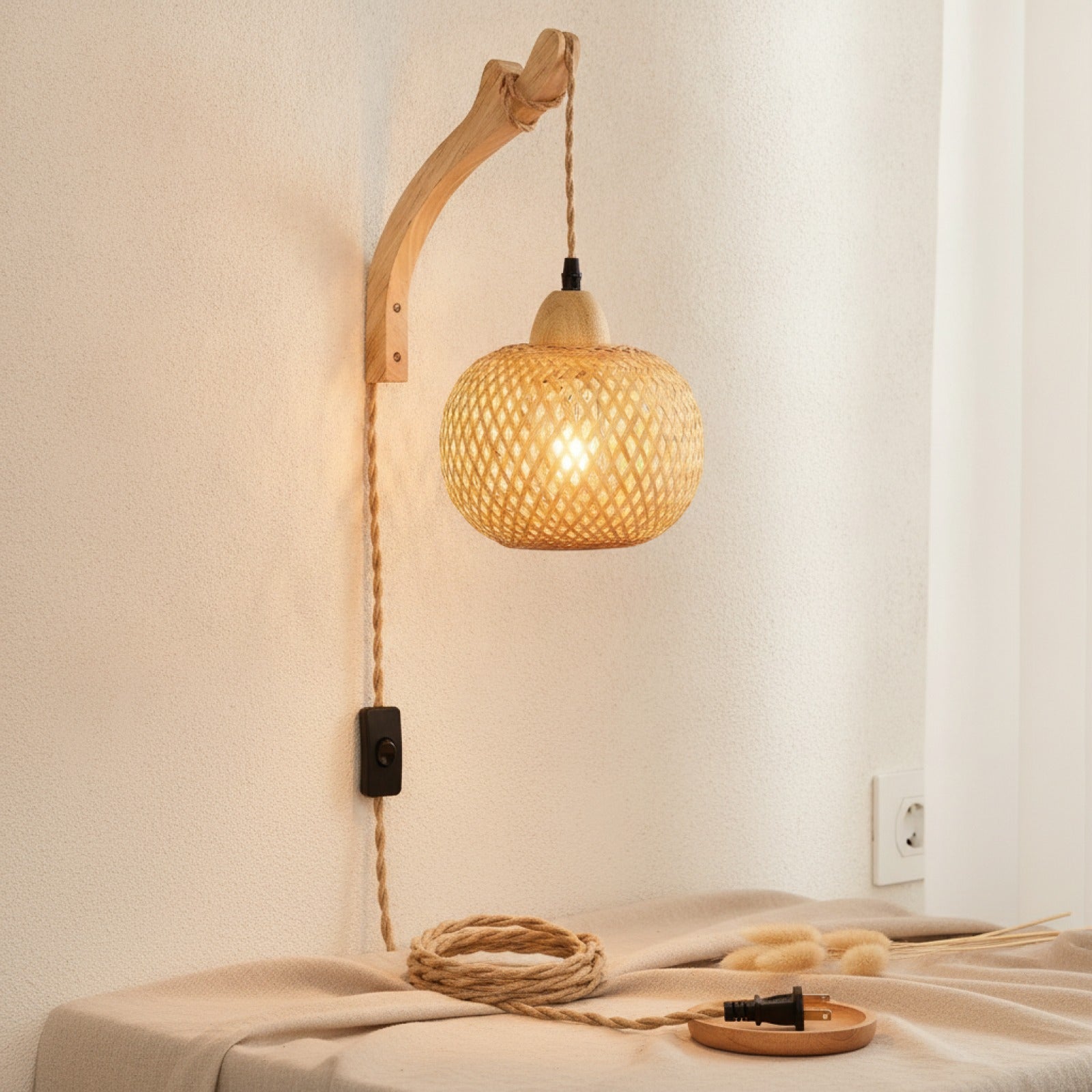 Applique Murale en Bambou et Rotin Naturel - Luminaire Tissé Main Style Bohème